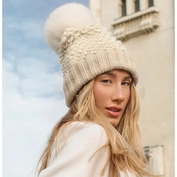 Kyi Kyi | Accessories | Nwt Kyi Kyi Canada Harmony Faux Fur  display picture 1